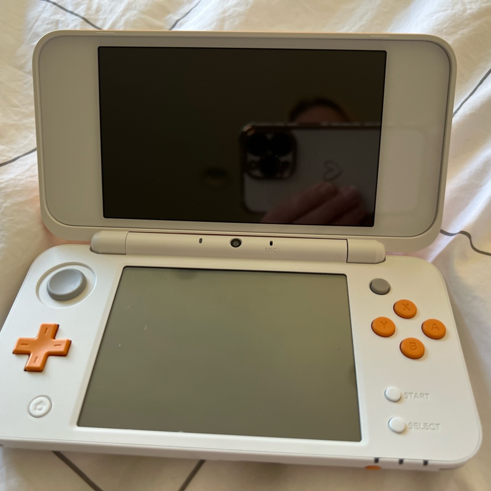 Nintendo 3DS *LIKE NEW CONDITION*